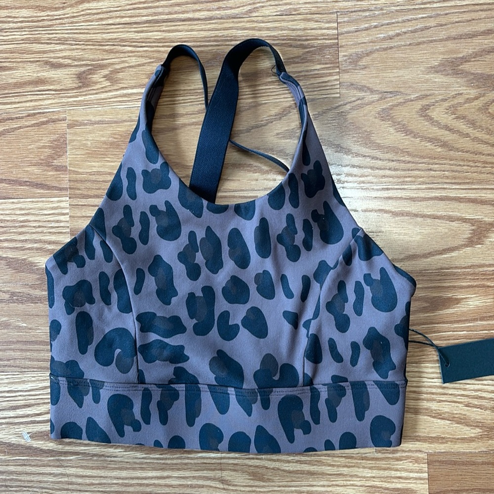 NWT‎ Savvi Animal Cheetah Print Geo Sports Bra with Criss Cross Back Size Small
